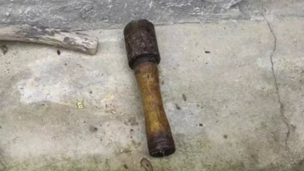 Idosa usa objeto como martelo e descobre que 'utensílio' é uma granada