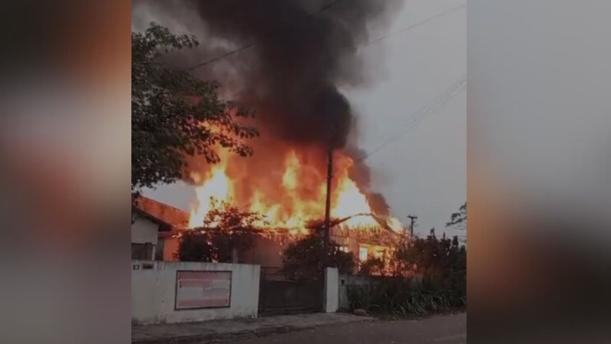 Incêndio casa em SJP