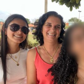 Sofia (à esquerda) e Rosana (ao centro) morreram em acidente no interior do Paraná