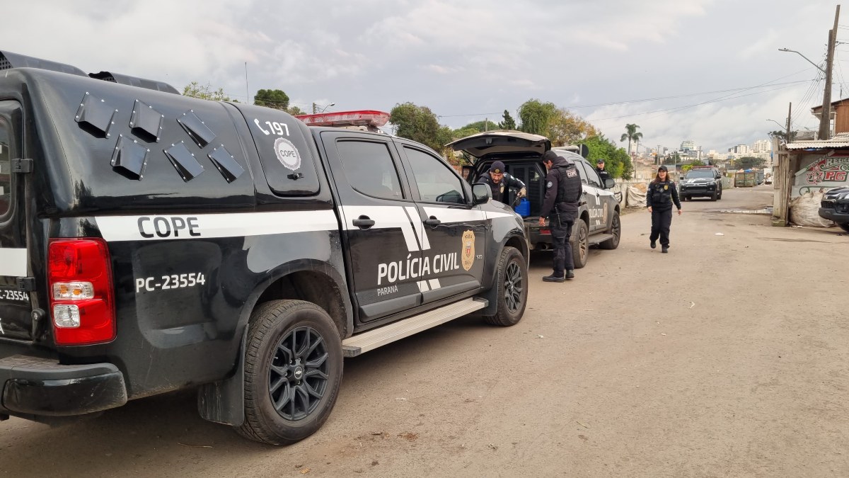 Polícia realiza operação no Parolin nesta segunda-feira (29)