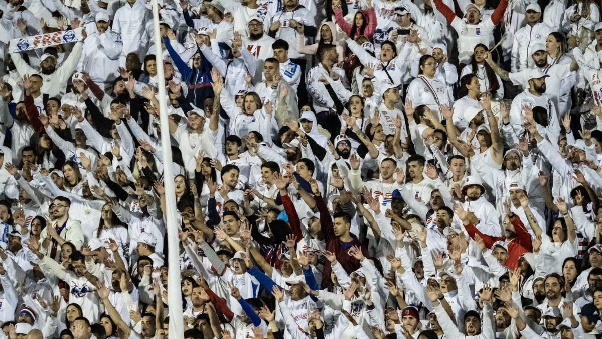 Torcida do Paraná Clube na Vila Capanema Ingressos para final