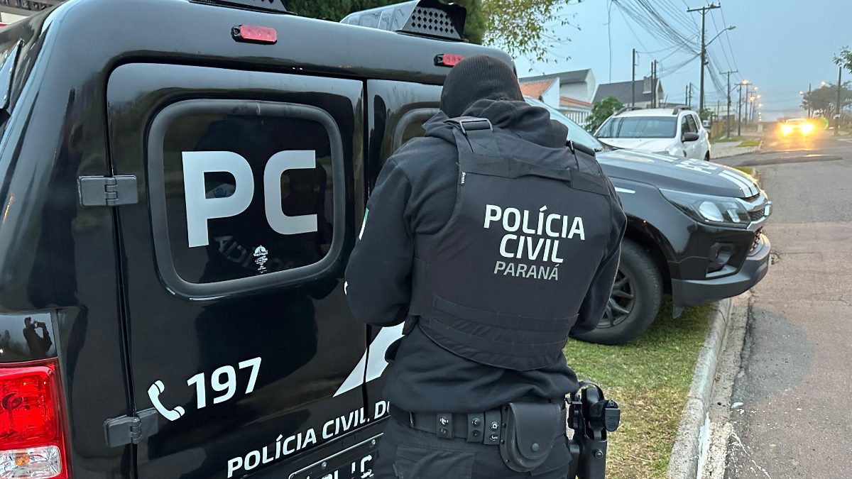 Policia Civil prende quatro pessoas e desmonta seis fábricas que produziam balões em Curitiba