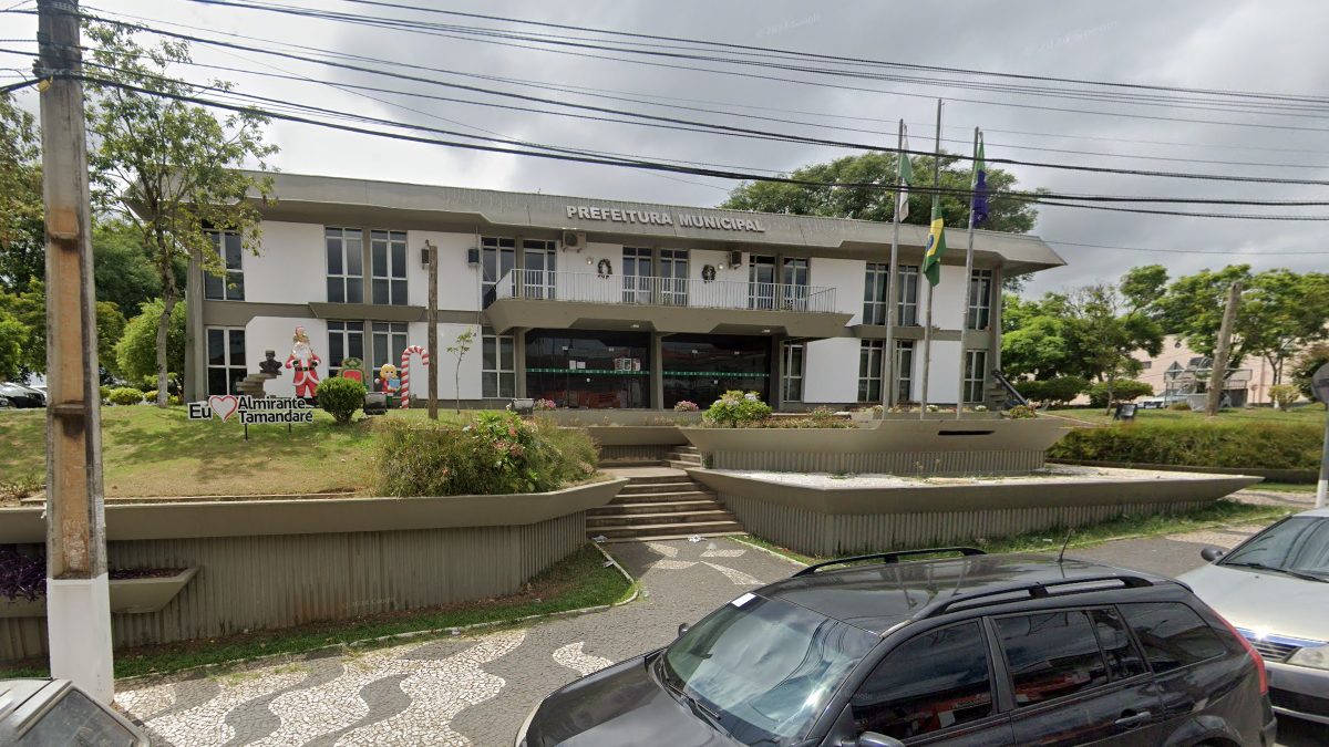 Prefeito de Almirante Tamandaré é multado por irregularidade na secretaria de Saúde 