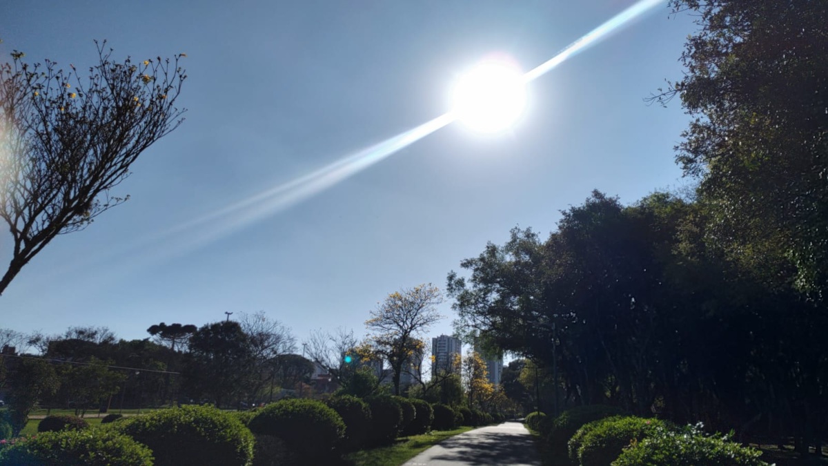 Expectativa é de sol em Curitiba durante todo o final de semana 