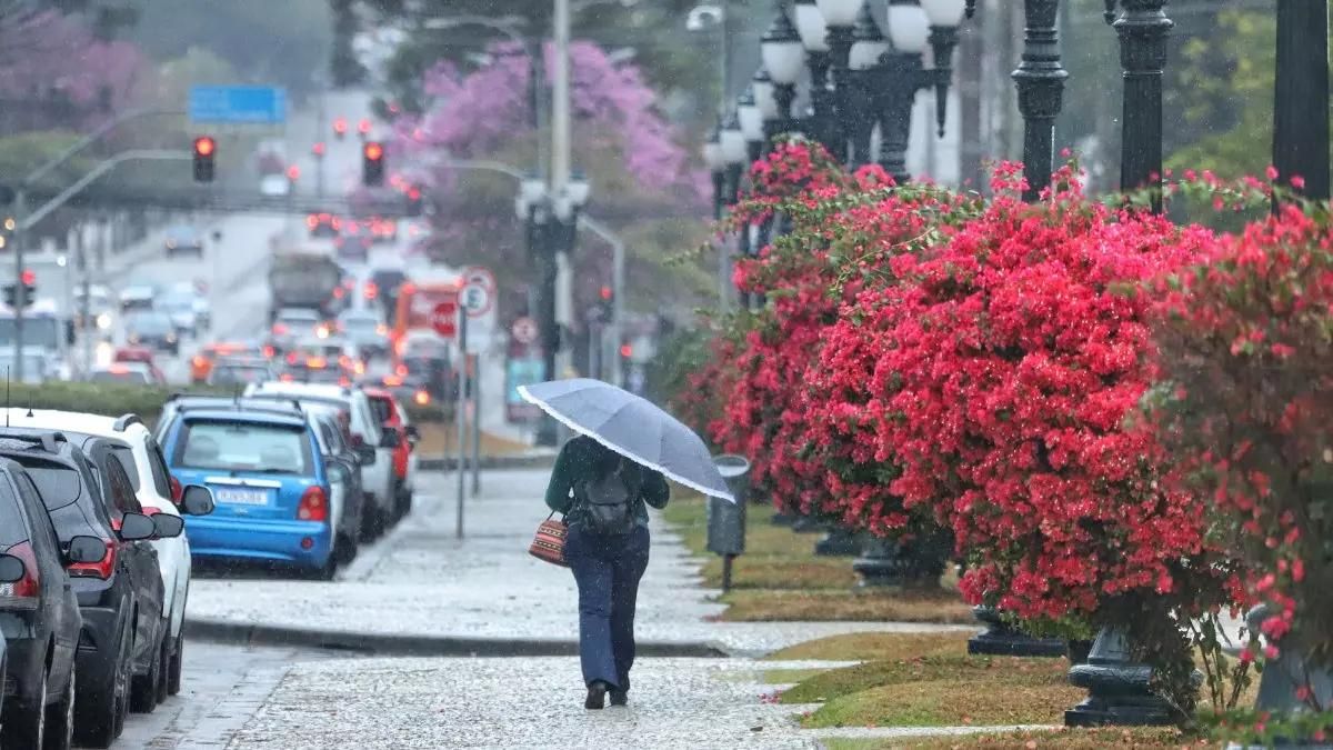 Previsão do tempo para Curitiba hoje (30/07/2024), segundo o Climatempo