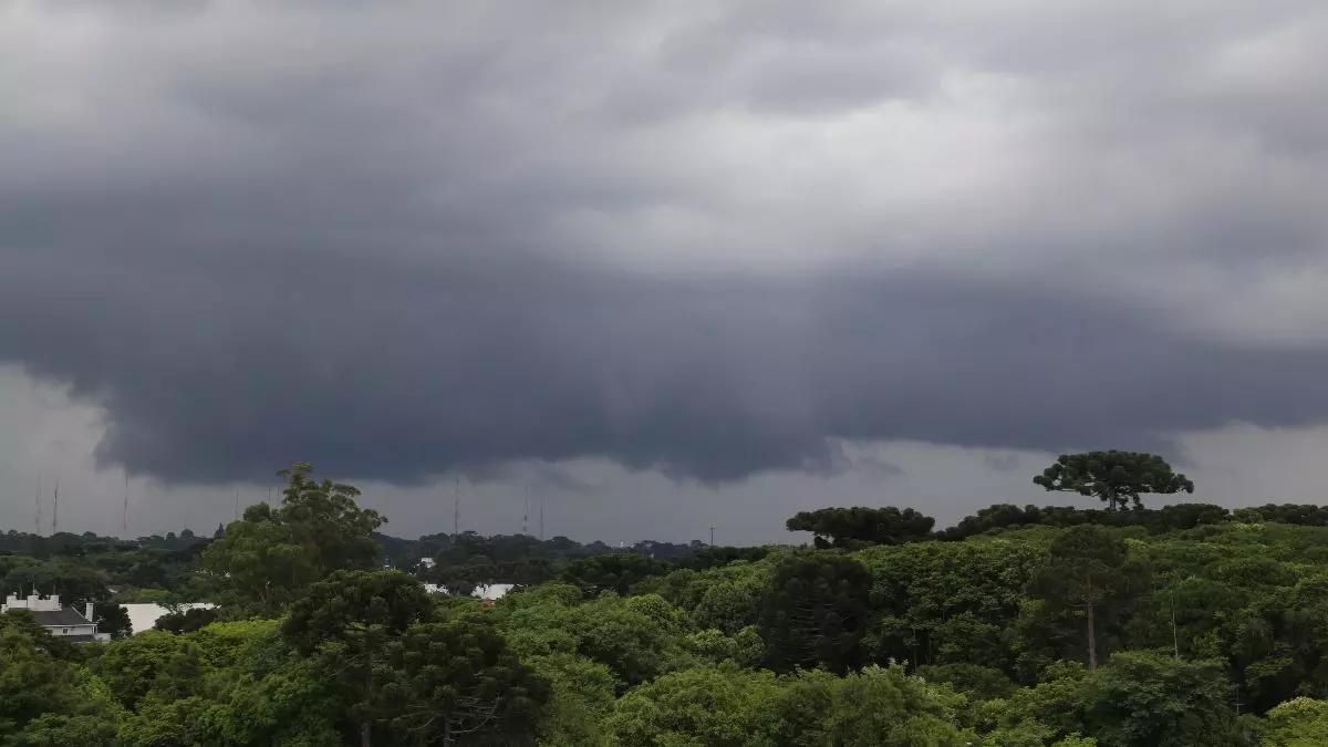 Previsão do tempo para Curitiba amanhã (16/07/2024), segundo o Climatempo