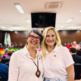 A Convenção Municipal da Federação Brasil da Esperança - PT, PCdoB e PV confirmou nesta sexta-feira (26) a candidatura da Professora Liliam (PT) à prefeitura de Cascavel, no oeste do Paraná. Além disso, foi oficializado o nome de Monica Silveira (PCdoB) como candidata à vice-prefeita.