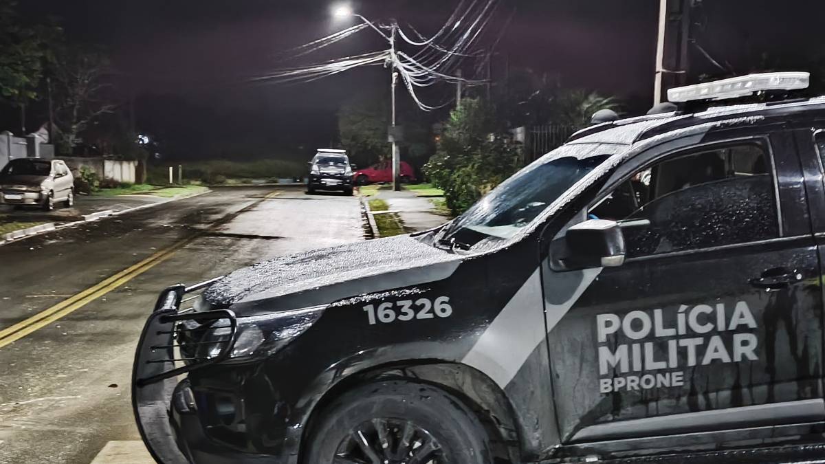 Suspeitos de assaltos na Grande Curitiba morrem em confronto com a PM