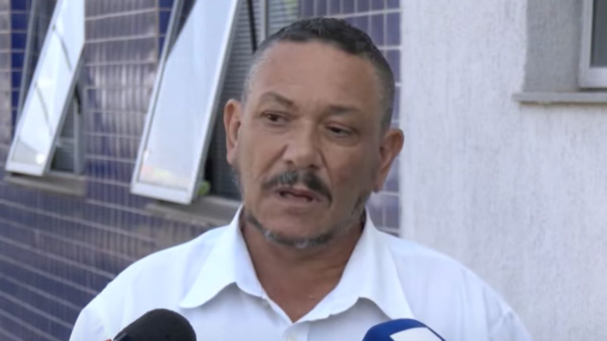 "Me dava forças" diz pai sobre a filha que morreu após micro-ônibus invadir casa