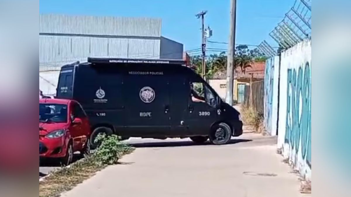 Jovem de 16 anos invade escola com faca e faz professora de refém no DF