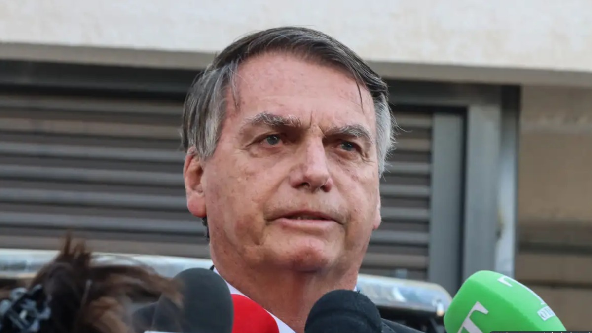 Bolsonaro desembarca em Foz do Iguaçu, no oeste do Paraná, nesta quarta (28)