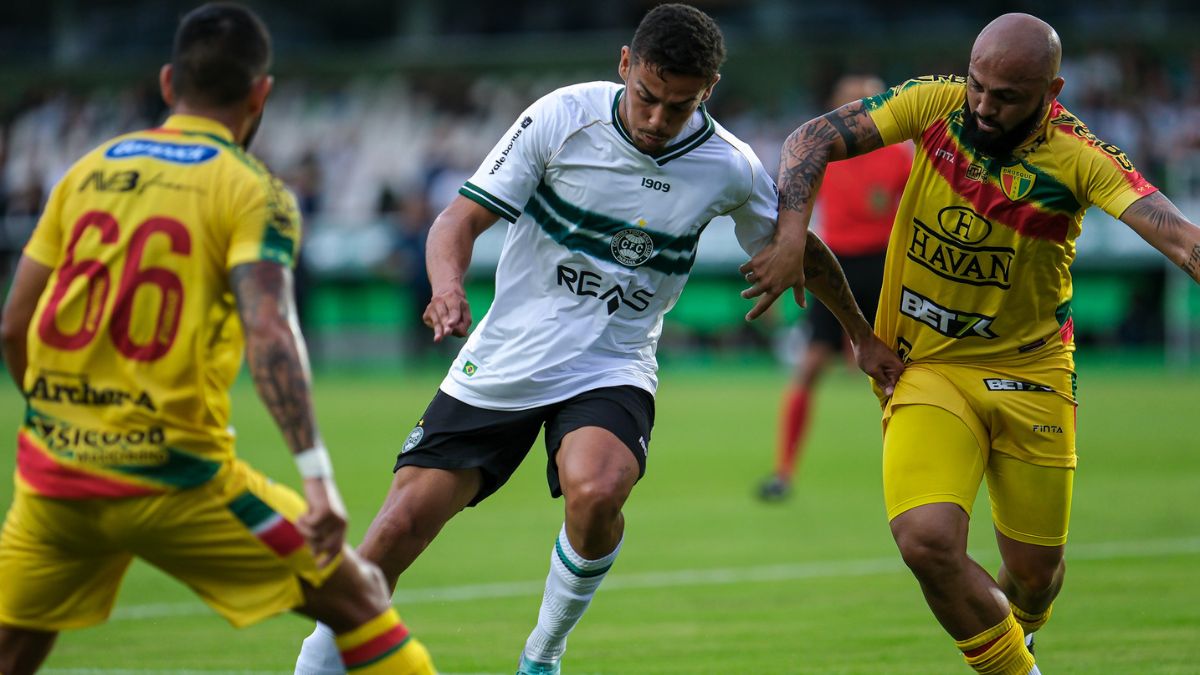 No duelo do primeiro turno, Coritiba 1x0 Brusque