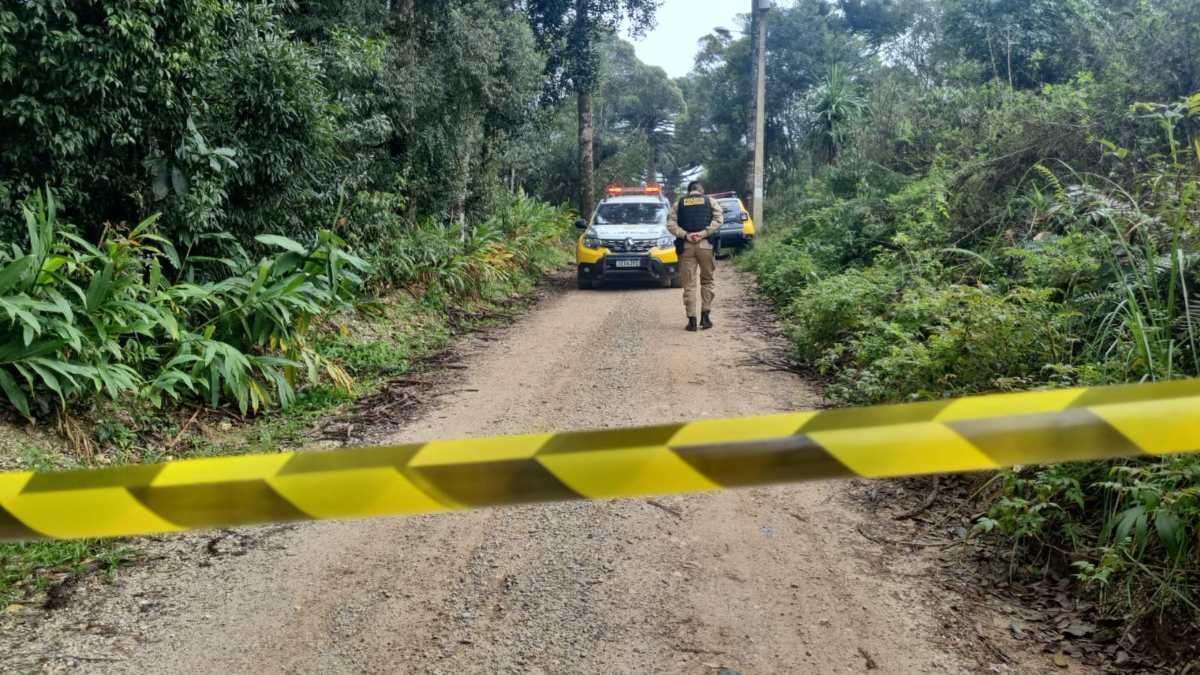 Corpo de mulher é encontrado carbonizado em matagal, em Almirante Tamandaré