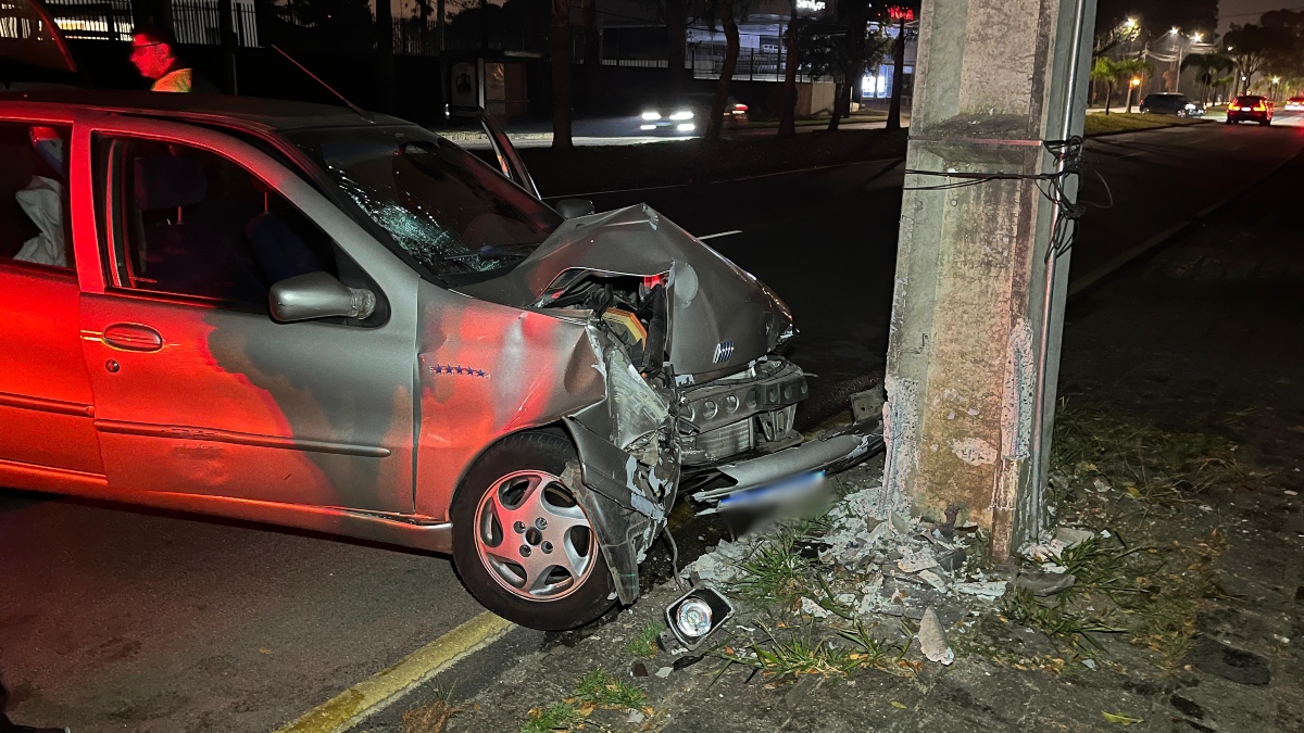 Motorista com sinais de embriaguez deixa moradores sem luz