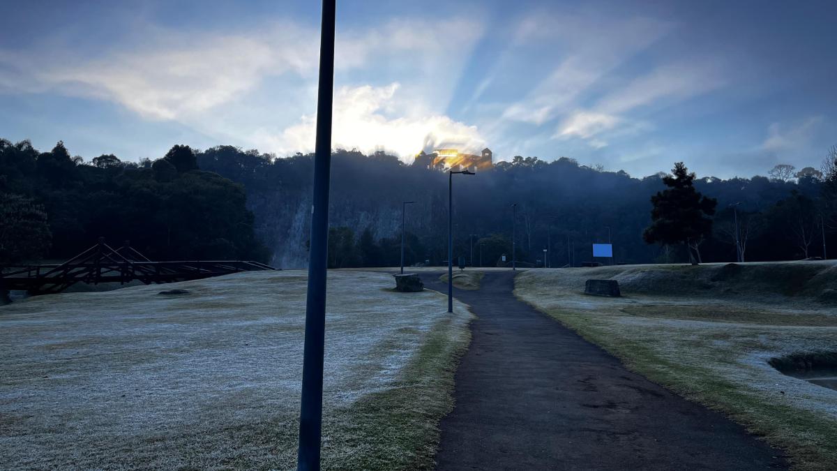 Geadas e centro de ar frio diminuem no Paraná; veja a previsão no RIC Notícias Noite