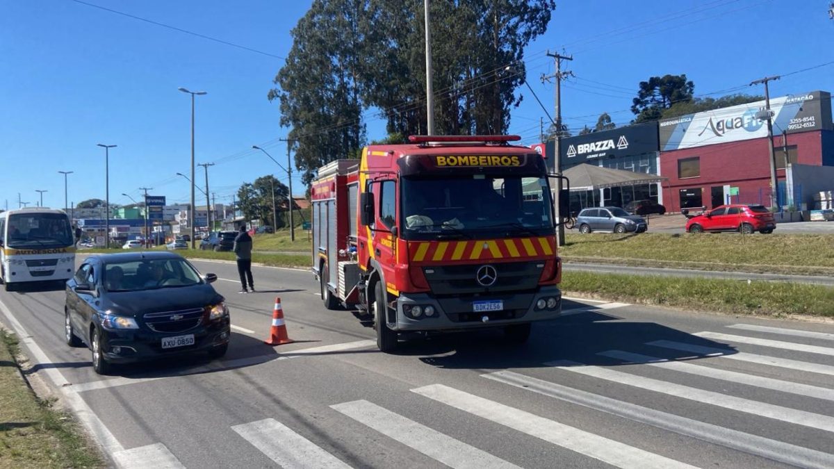 Idoso morreu após ser atropelado por uma moto na tarde desta terça-feira (13), na Estrada da Ribeira 