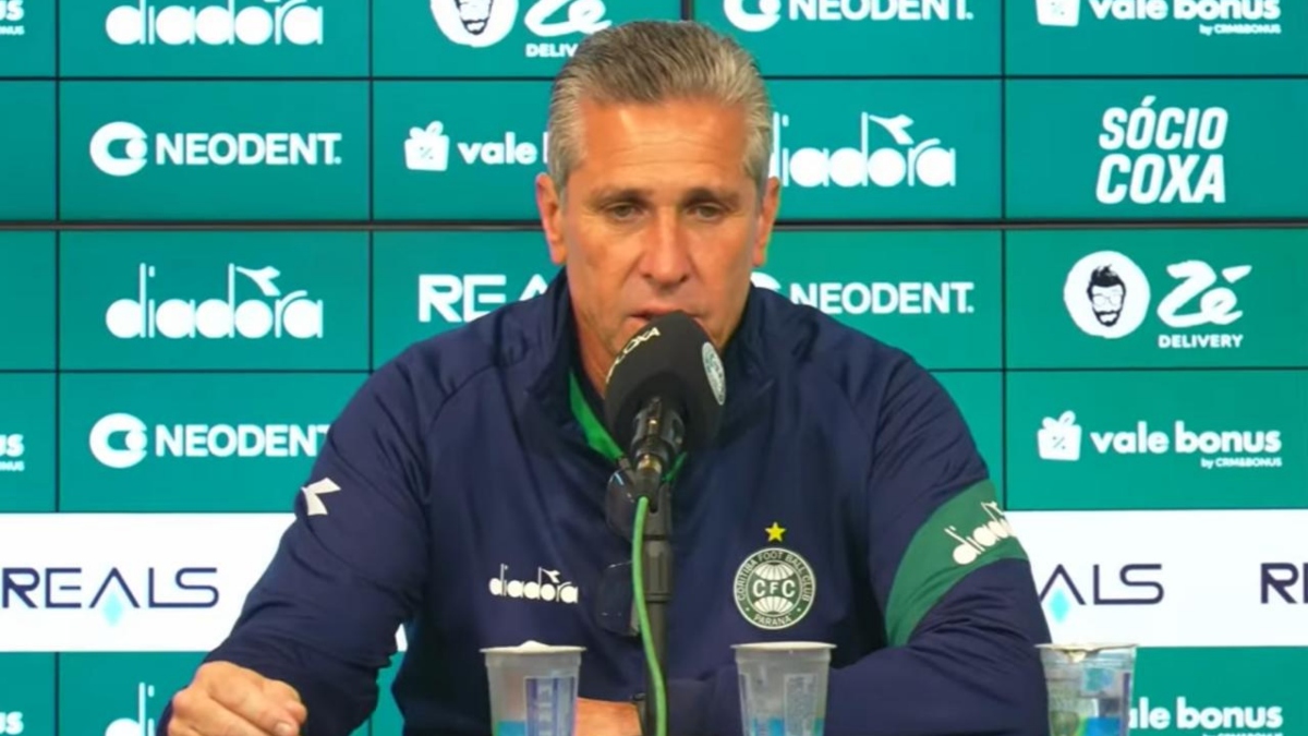 Jorginho, técnico do Coritiba