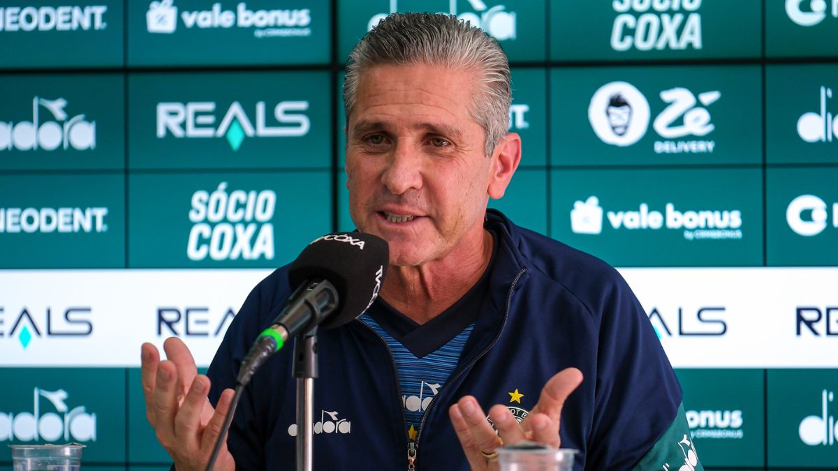 Técnico Jorginho no Coritiba