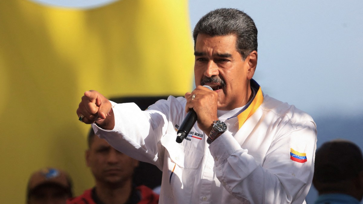 Forças armadas declaram 'lealdade absoluta' a Maduro após apelo de oposição