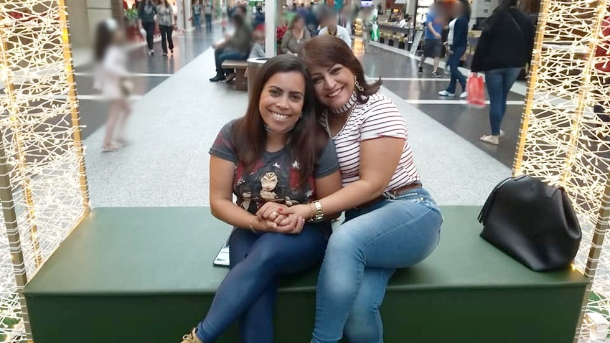 Duas mulheres morreram em um acidente envolvendo dois carros e um caminhão, na PR-340, entre Tibagi e Telêmaco Borba, nos Campos Gerais do Paraná, na noite de terça-feira (27). Além das vítimas fatais, uma criança sofreu ferimentos moderados e precisou ser internada em um hospital.