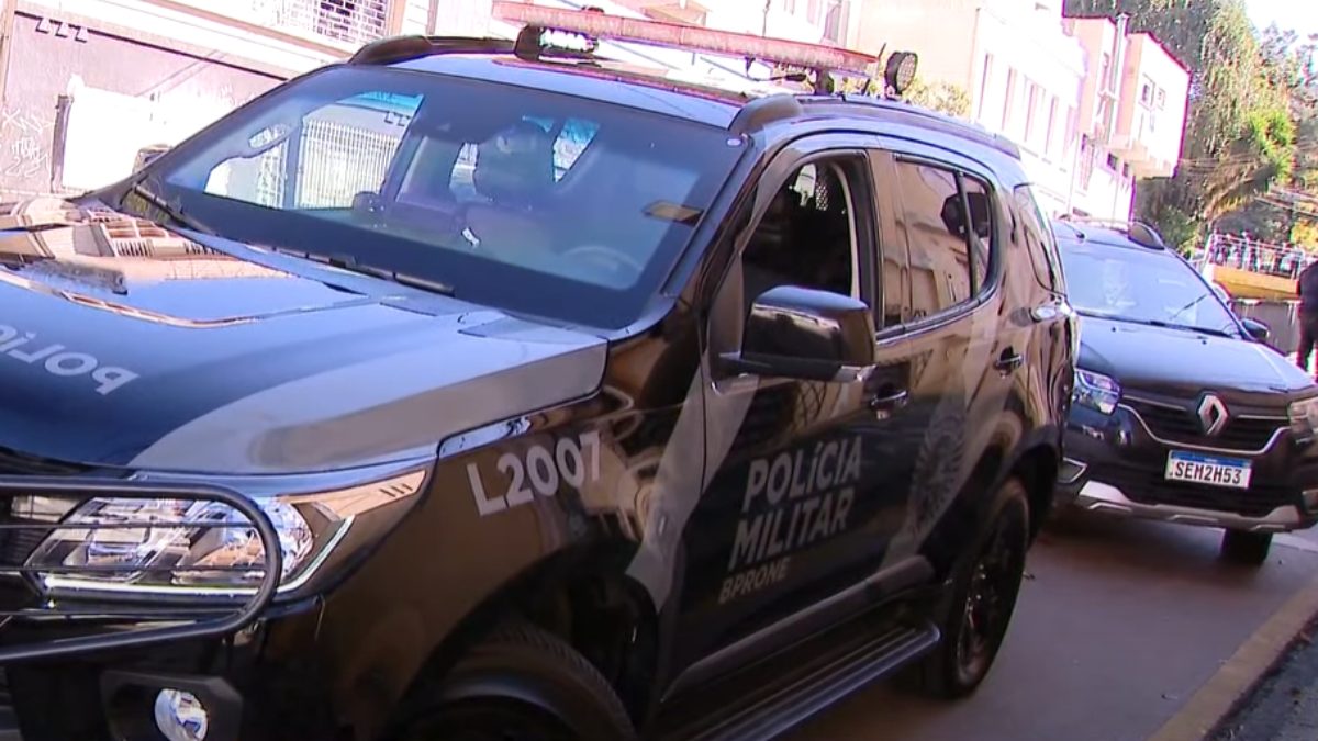 Policial do Bope estava de folga e flagrou os suspeitos no Largo da Ordem 