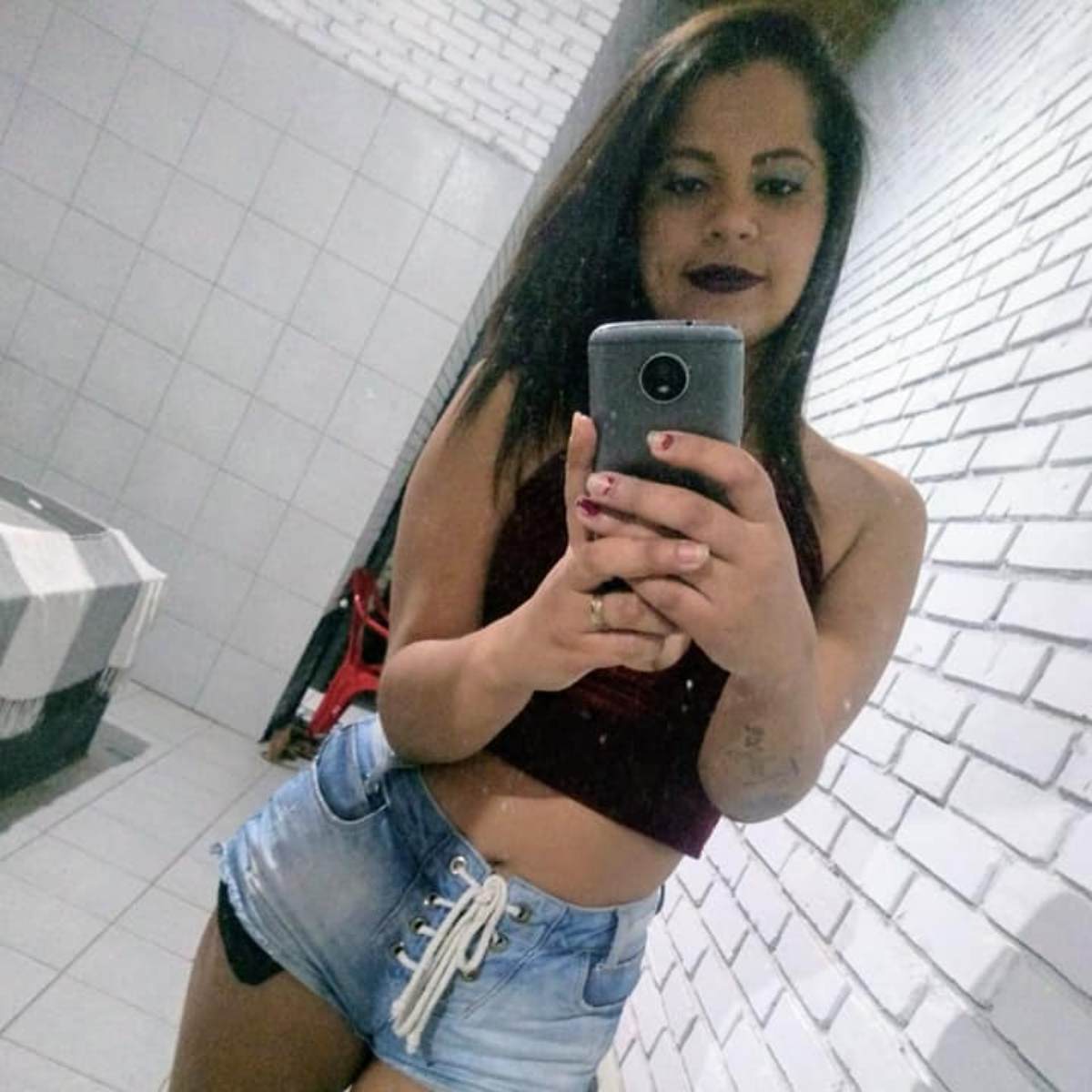 Amigos lamentam morte de mulher ao lado de criança: "conheci lutando pela vida"