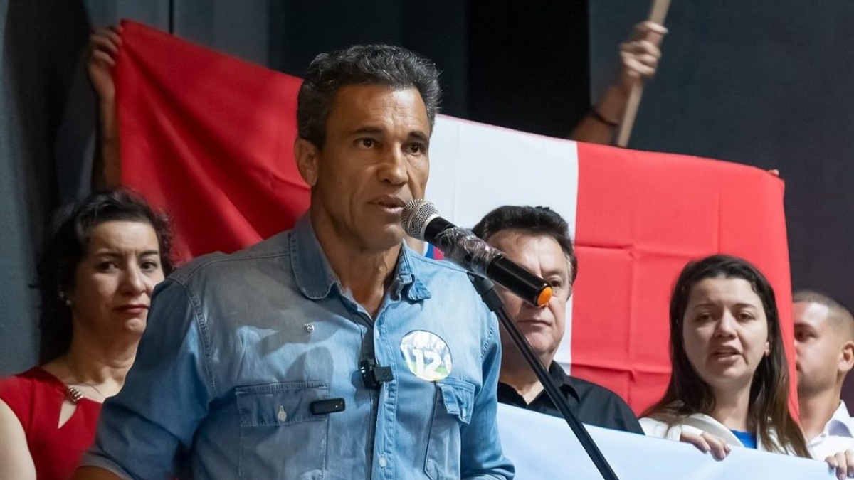 O Partido Democrático Trabalhista (PDT) de Londrina confirmou, em convenção realizada no sábado (3), a candidatura de Barbosa Neto à prefeitura do município. Além do ex-prefeito como cabeça da chapa, o partido oficializou o nome do empresário Ildo Yukio Marubayashi como candidato a vice-prefeito.