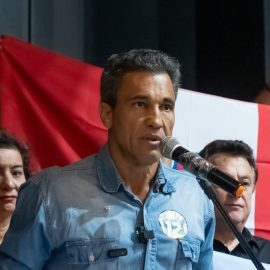 O Partido Democrático Trabalhista (PDT) de Londrina confirmou, em convenção realizada no sábado (3), a candidatura de Barbosa Neto à prefeitura do município. Além do ex-prefeito como cabeça da chapa, o partido oficializou o nome do empresário Ildo Yukio Marubayashi como candidato a vice-prefeito.