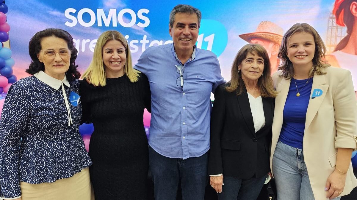 O Partido Progressistas (PP) oficializou a candidatura da Professora Maria Tereza à Prefeitura de Londrina, no norte do Paraná, durante a convenção municipal realizada na quinta-feira (1º). No evento, na Sociedade Rural do Paraná, o partido confirmou ainda que o vereador Eduardo Tominaga será candidato a vice-prefeito. 