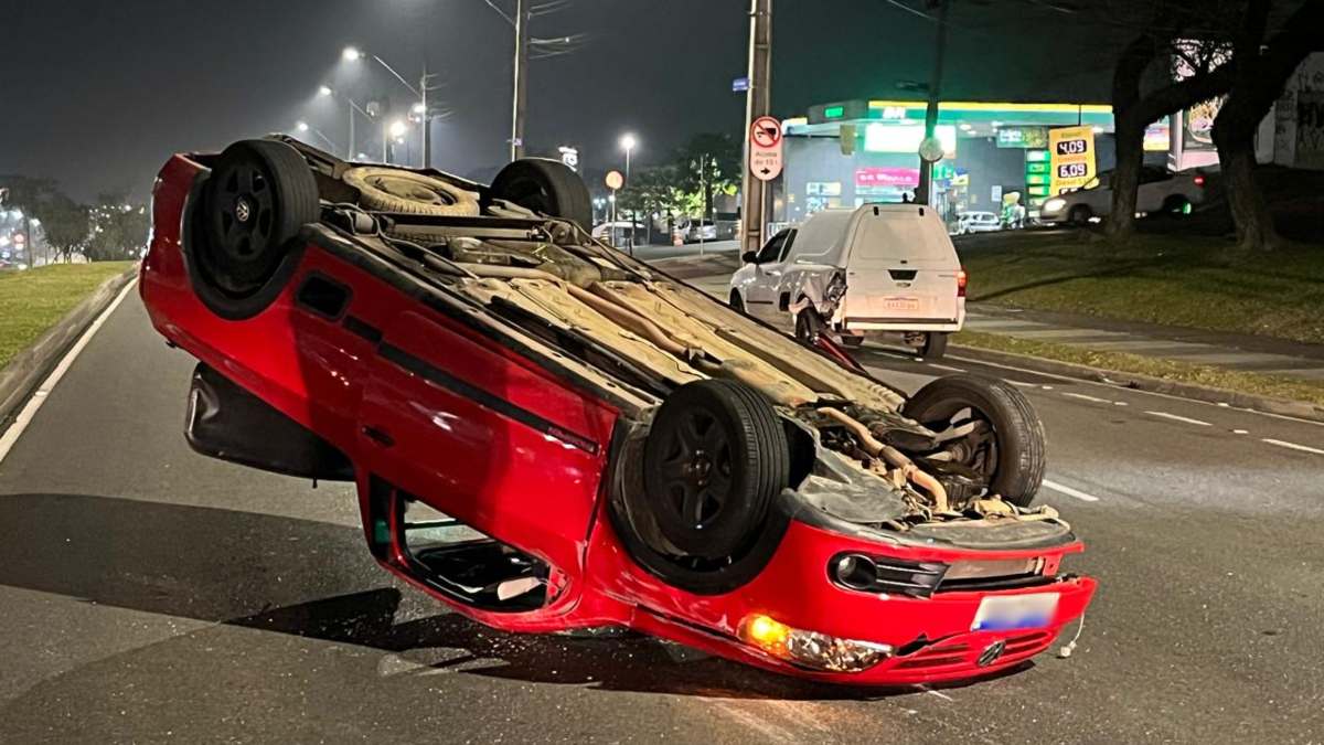 Motorista é suspeito de provocar acidente embriagado e fugir, em Curitiba