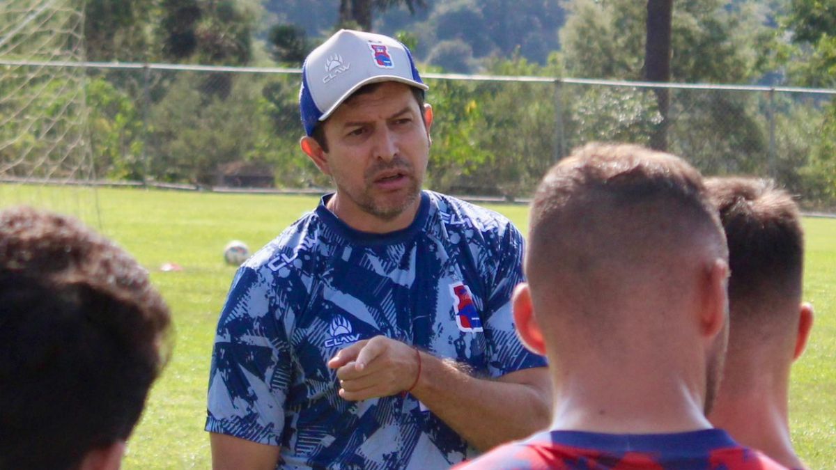 Técnico Tcheco Paraná Clube Chapecoense