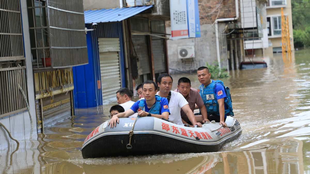 Tufão deixa 30 mortos e outras 35 estão desaparecidas na China