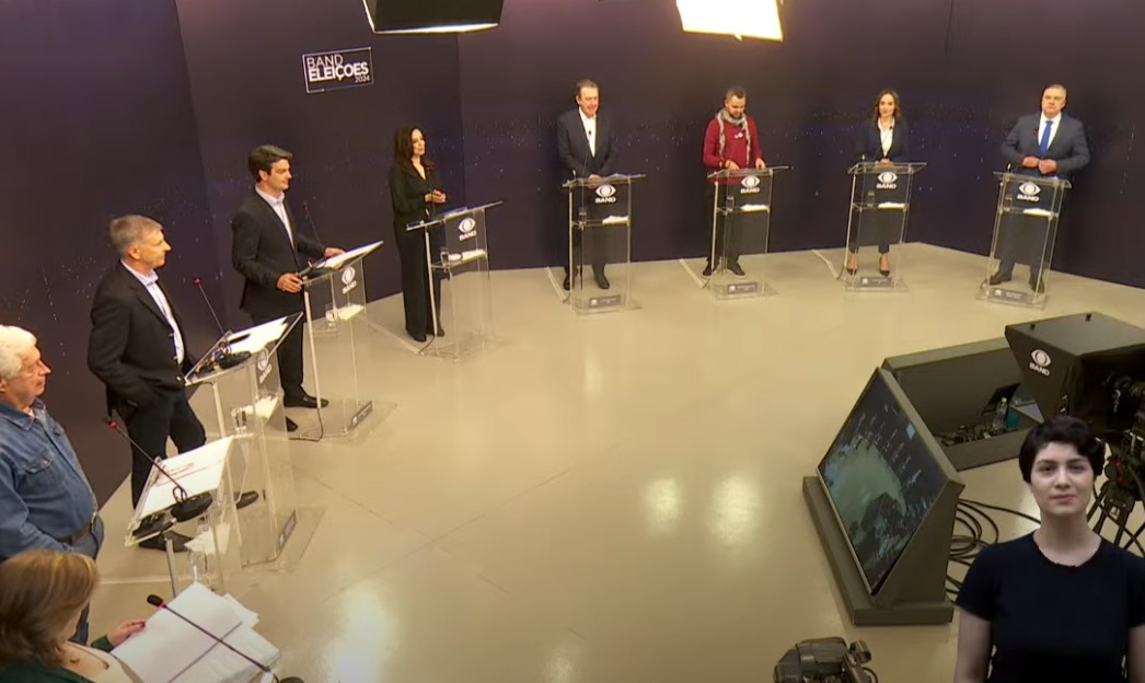 Primeiro debate à Prefeitura de Curitiba registra embates entre candidatos