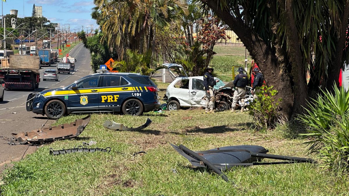 Adolescente morre atropelado por carro carregado de maconha que fugia da PRF no PR