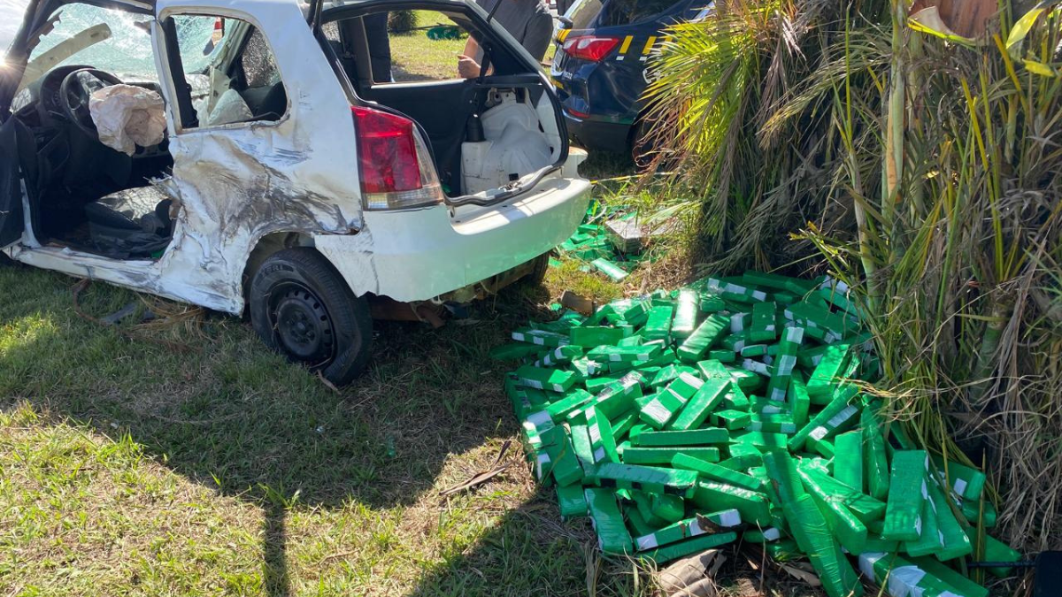 Adolescente morre atropelado por carro carregado de maconha que fugia da PRF no PR