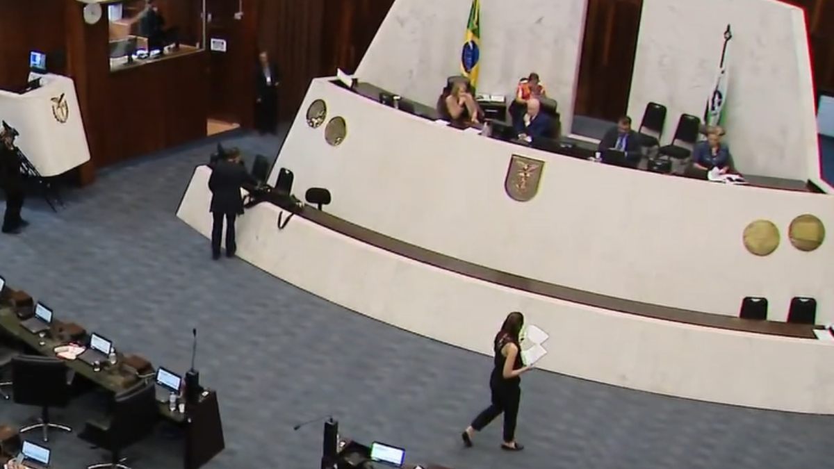 Alep suspende sessões