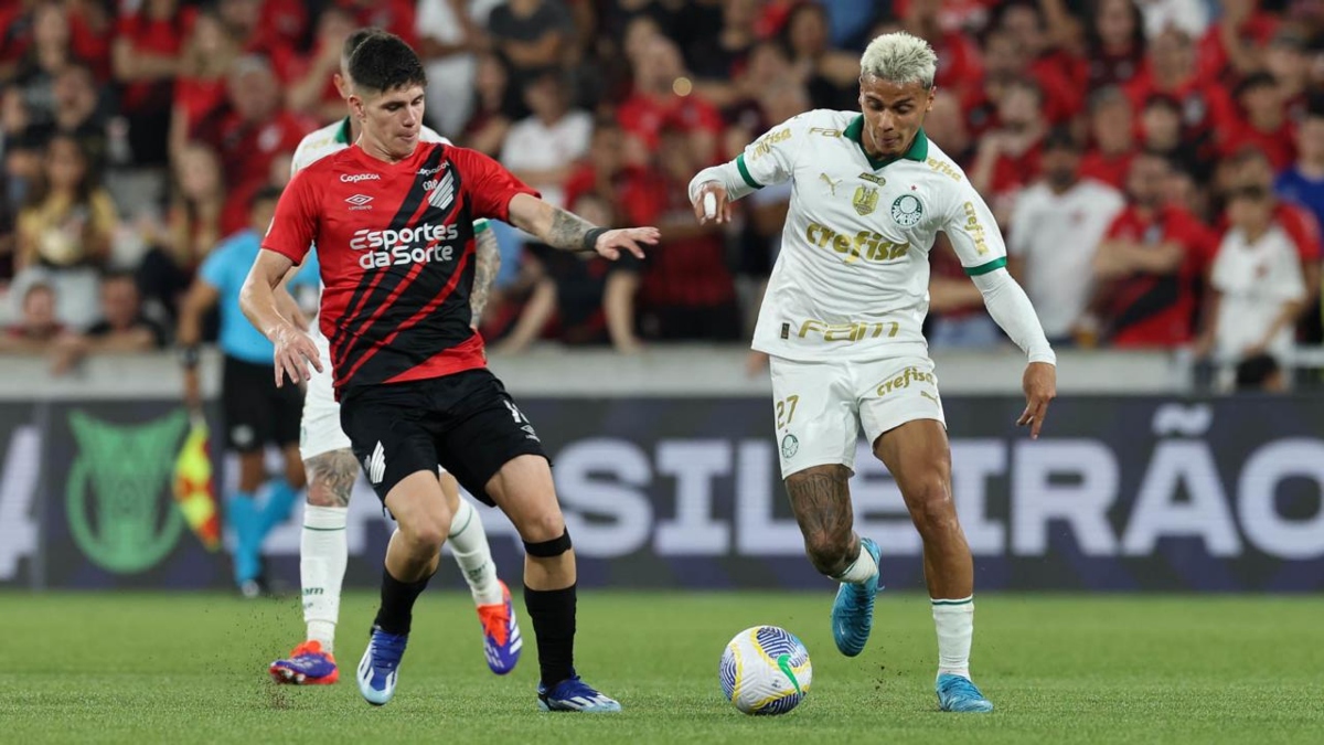 Jogadores de Athletico e Palmeiras