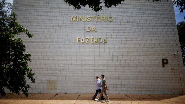 queda de avião em vinhedo