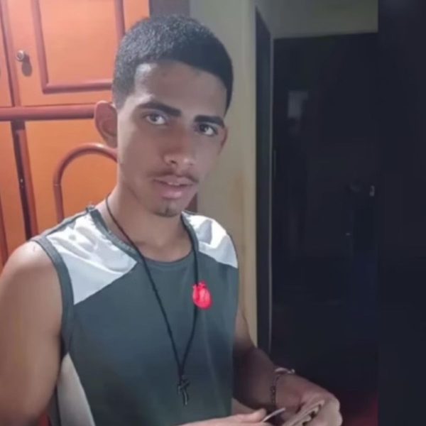 Voo da FAB transporta urnas funerárias para o Paraná nesta sexta (16)