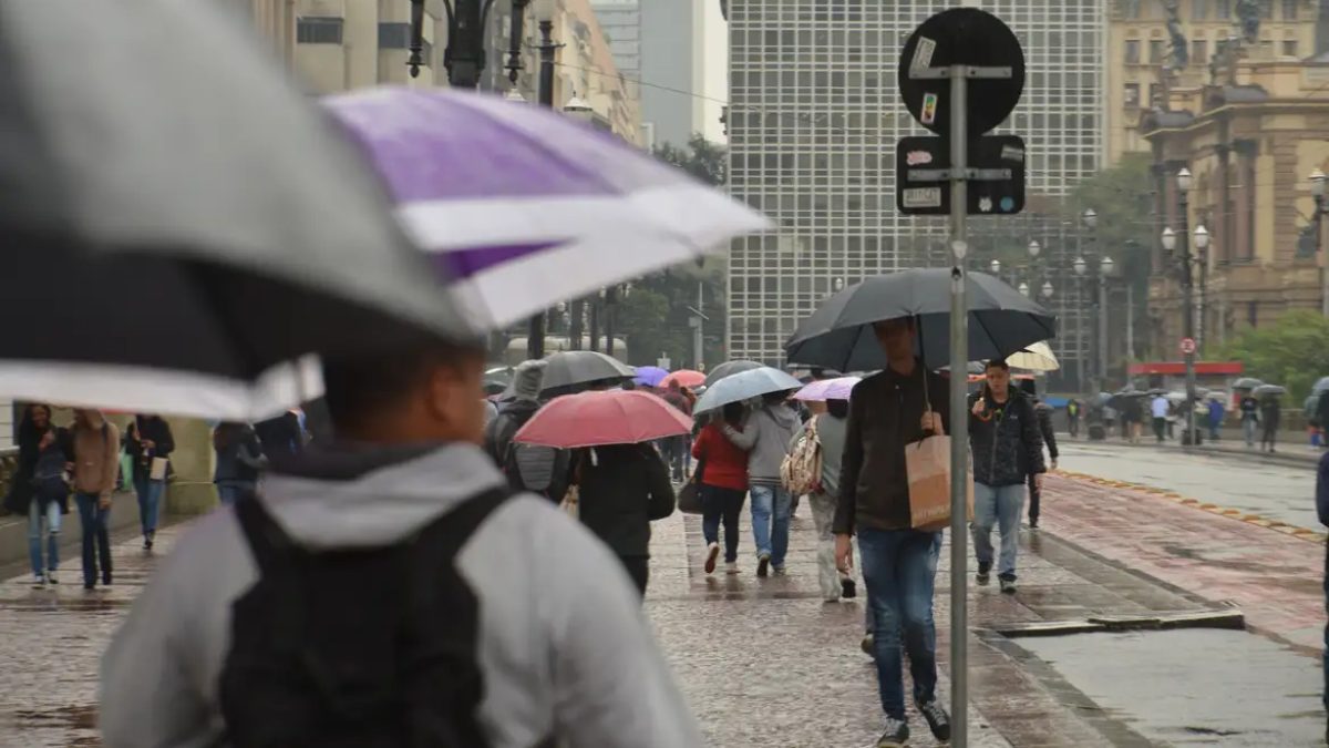 Frente fria deve prolongar chuva no Paraná pelos próximos dias; veja a previsão