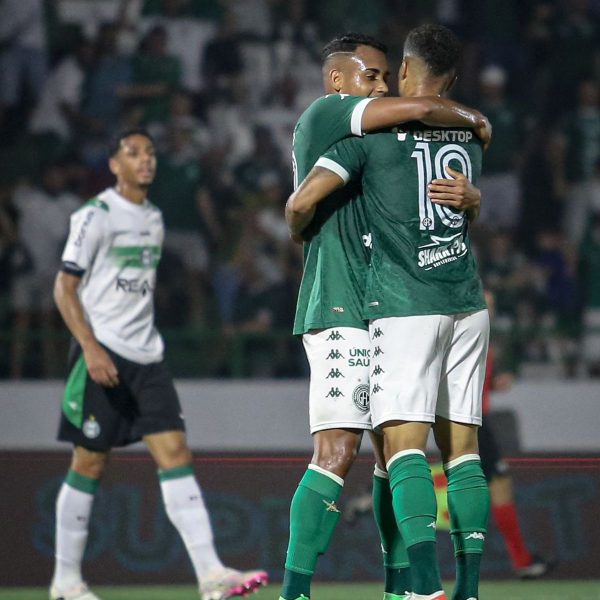 Bruno Melo comemora o gol em Sport x Coritiba, pela Série B 2024