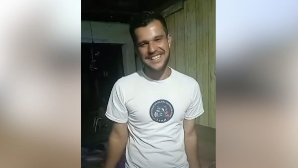 Jovem é baleado e espancado em tabacaria de Maringá; veja imagens