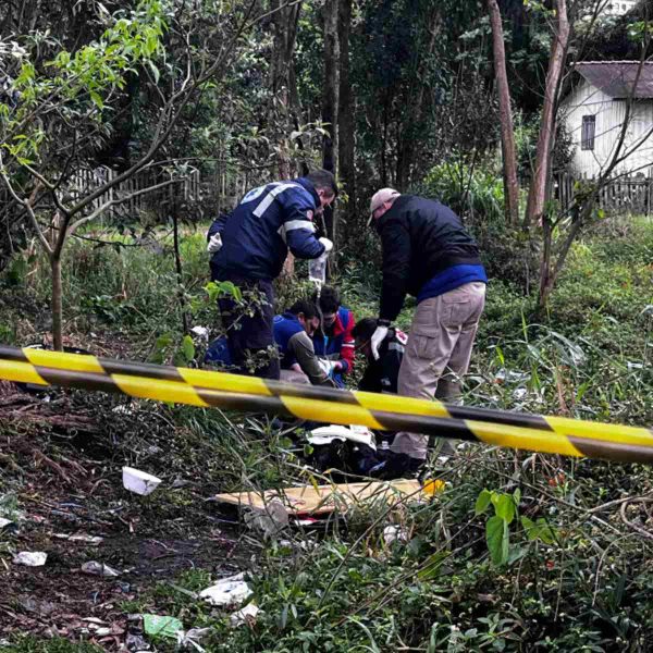 Irmã de mulher grávida assassinada a facadas lamenta: 