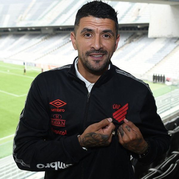 Lucho González mexe na escalação para Flamengo x Athletico