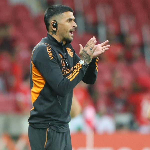 Técnico do Athletico, Wesley Carvalho