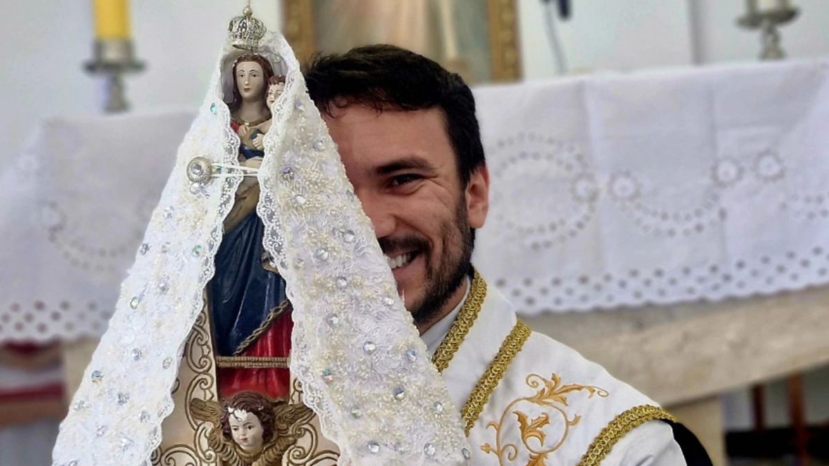 Padre Fabrício Rodrigues tinha mais de 500 mil seguidores em uma rede social 