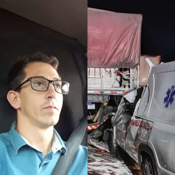 Carro ficou destruído após acidente com motoboy na CIC