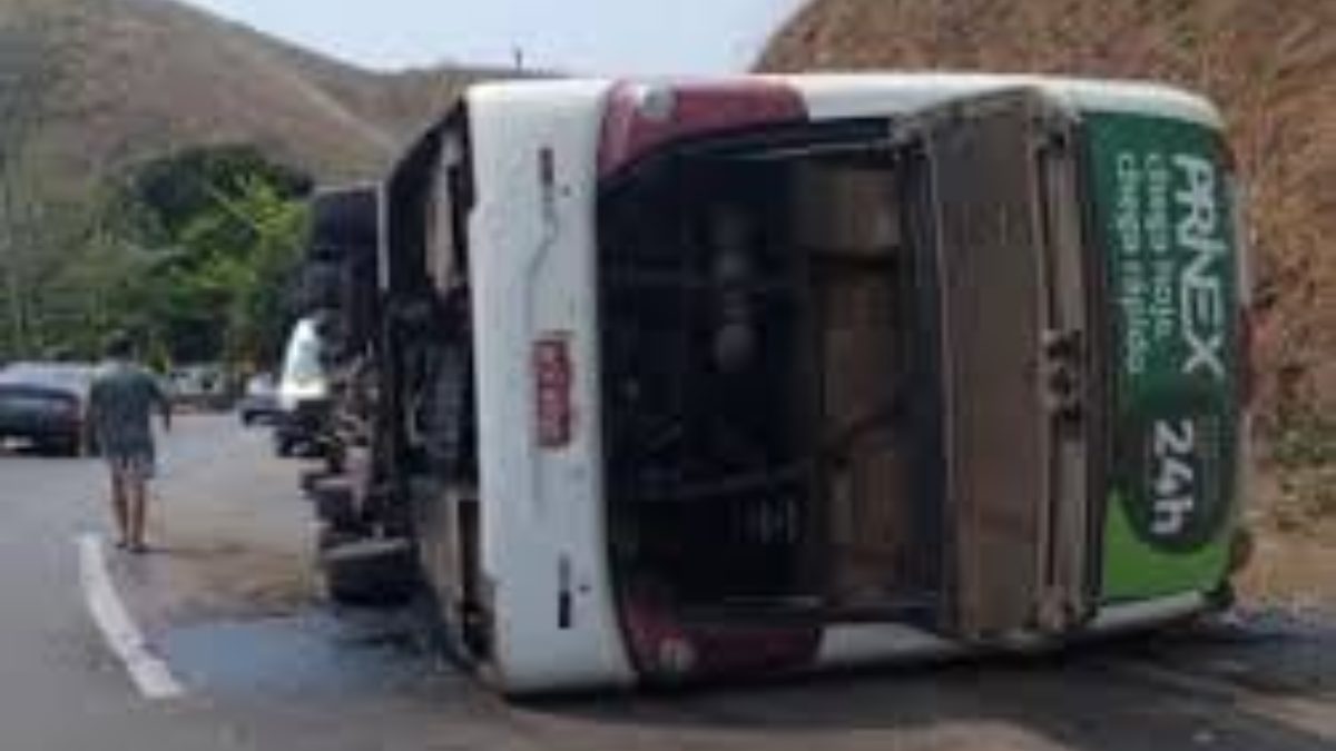 Acidente com ônibus do Coritiba Crocodiles deixa mortos a caminho do RJ