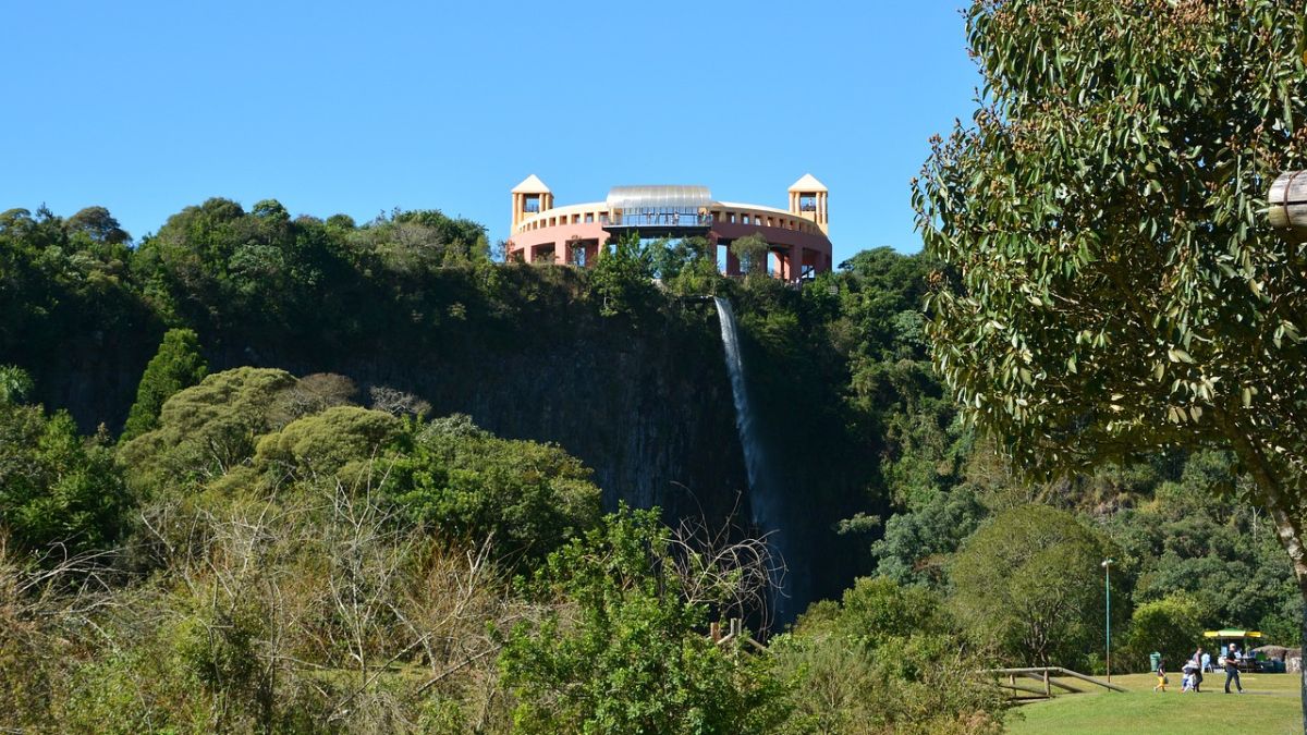 Previsão do tempo para Curitiba amanhã (03/09/2024), segundo o Climatempo