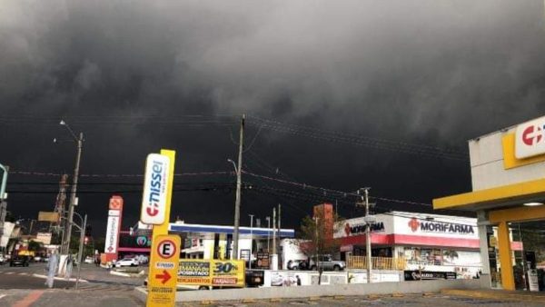 Alerta amarelo: tempestade com granizo e fortes ventos atingem o Paraná